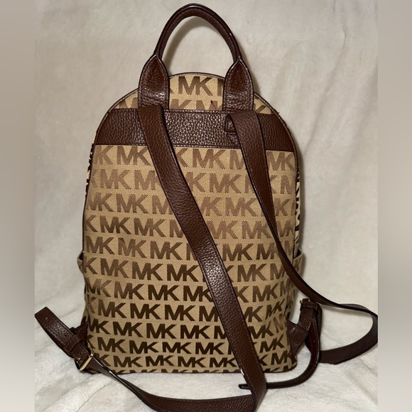 Michael Kors Abby large monogram canvas backpack - Picture 2 of 4